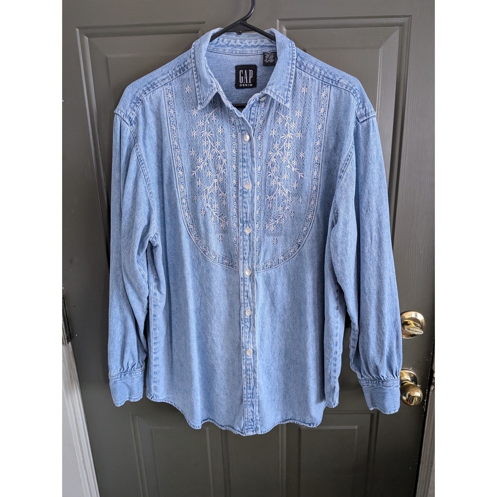 Vintage 90s Gap Denim Light Wash Embroidered Button Down‎ Shirt Medium